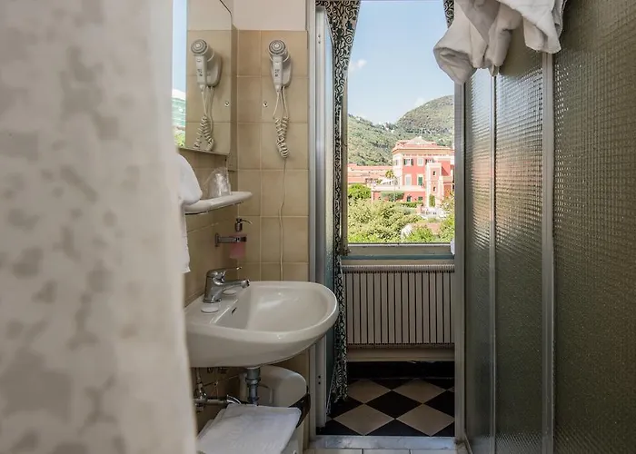 Florenz Финале Лигуре